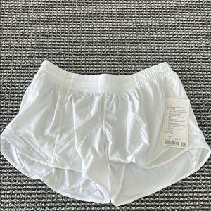 Lululemon Hotty Hot LR Short 4inch Lined White Size 10